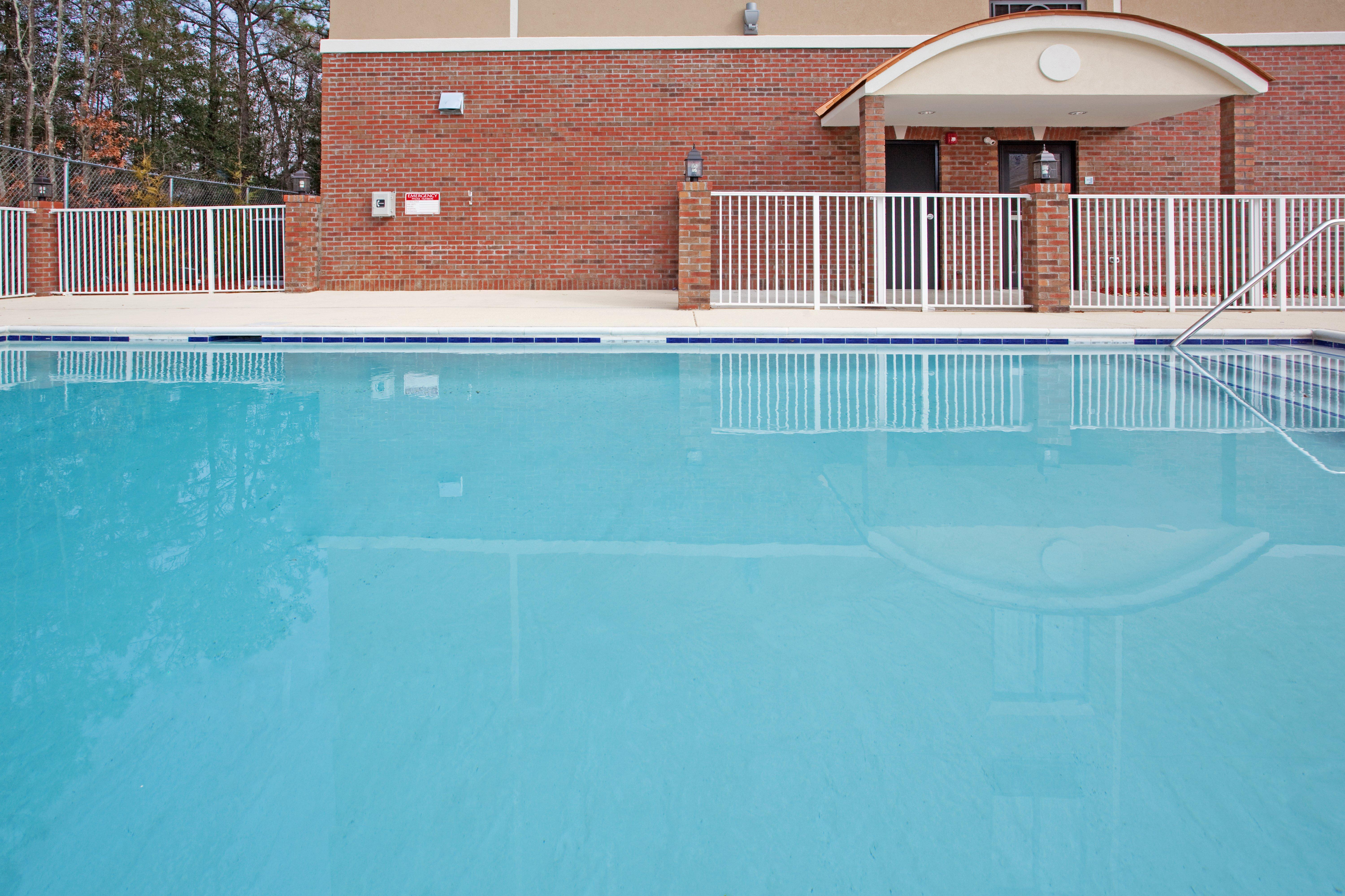 Holiday Inn Express Hotel & Suites Hope Mills-Fayetteville Airport By Ihg Exterior photo
