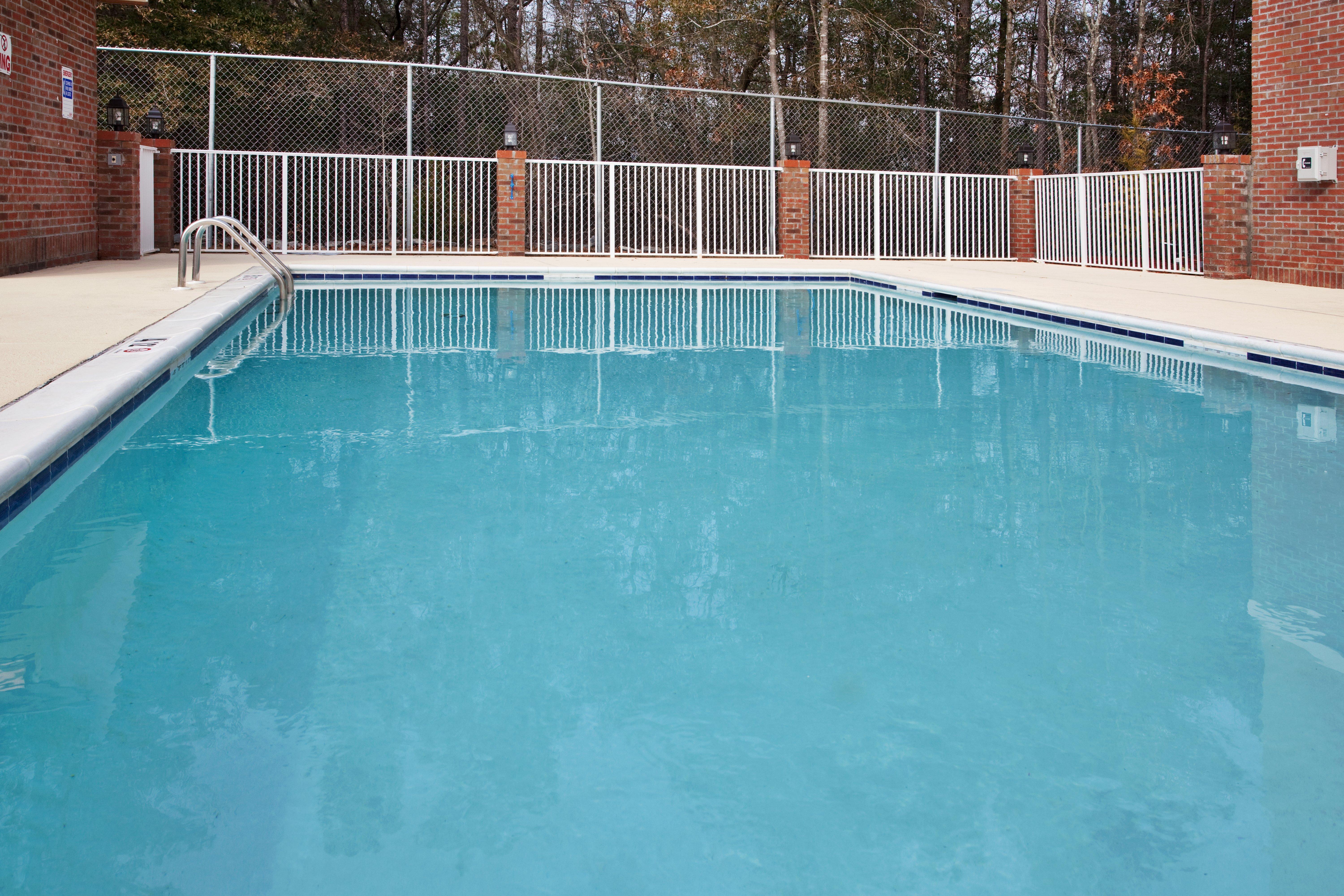 Holiday Inn Express Hotel & Suites Hope Mills-Fayetteville Airport By Ihg Exterior photo