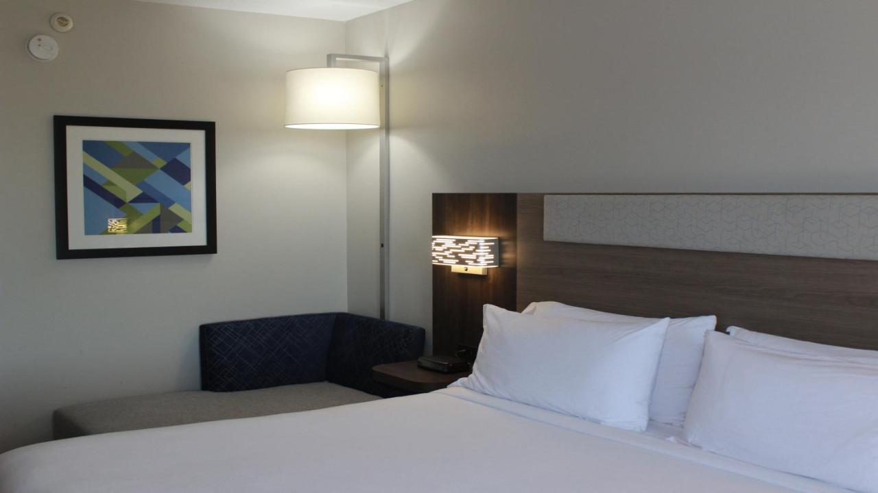 Holiday Inn Express Hotel & Suites Hope Mills-Fayetteville Airport By Ihg Exterior photo