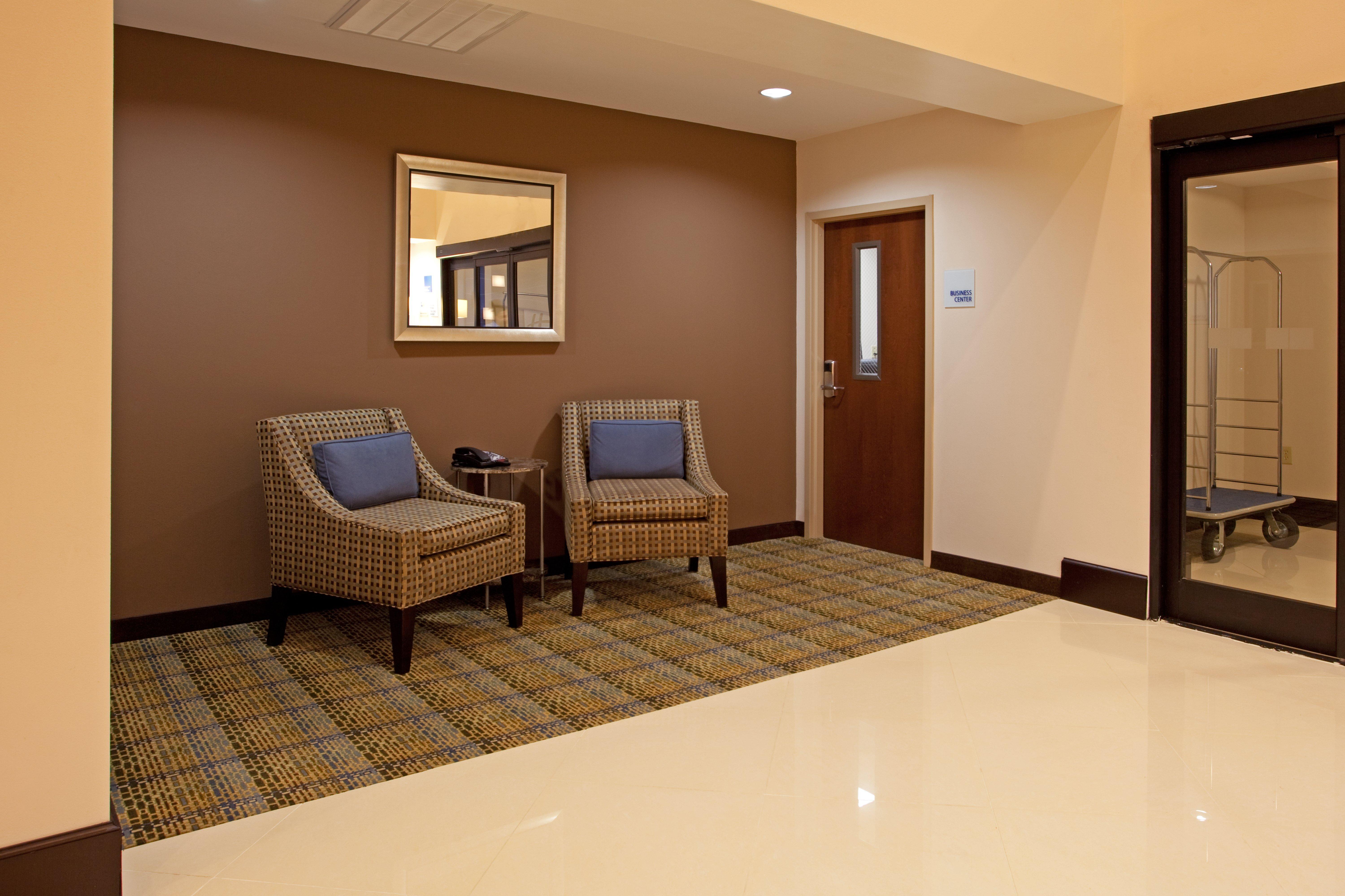 Holiday Inn Express Hotel & Suites Hope Mills-Fayetteville Airport By Ihg Exterior photo