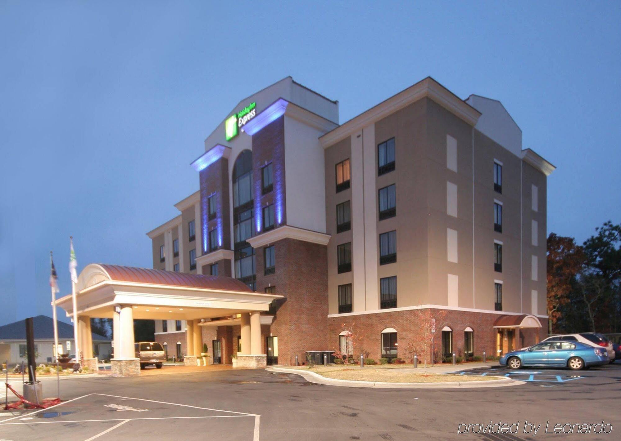 Holiday Inn Express Hotel & Suites Hope Mills-Fayetteville Airport By Ihg Exterior photo