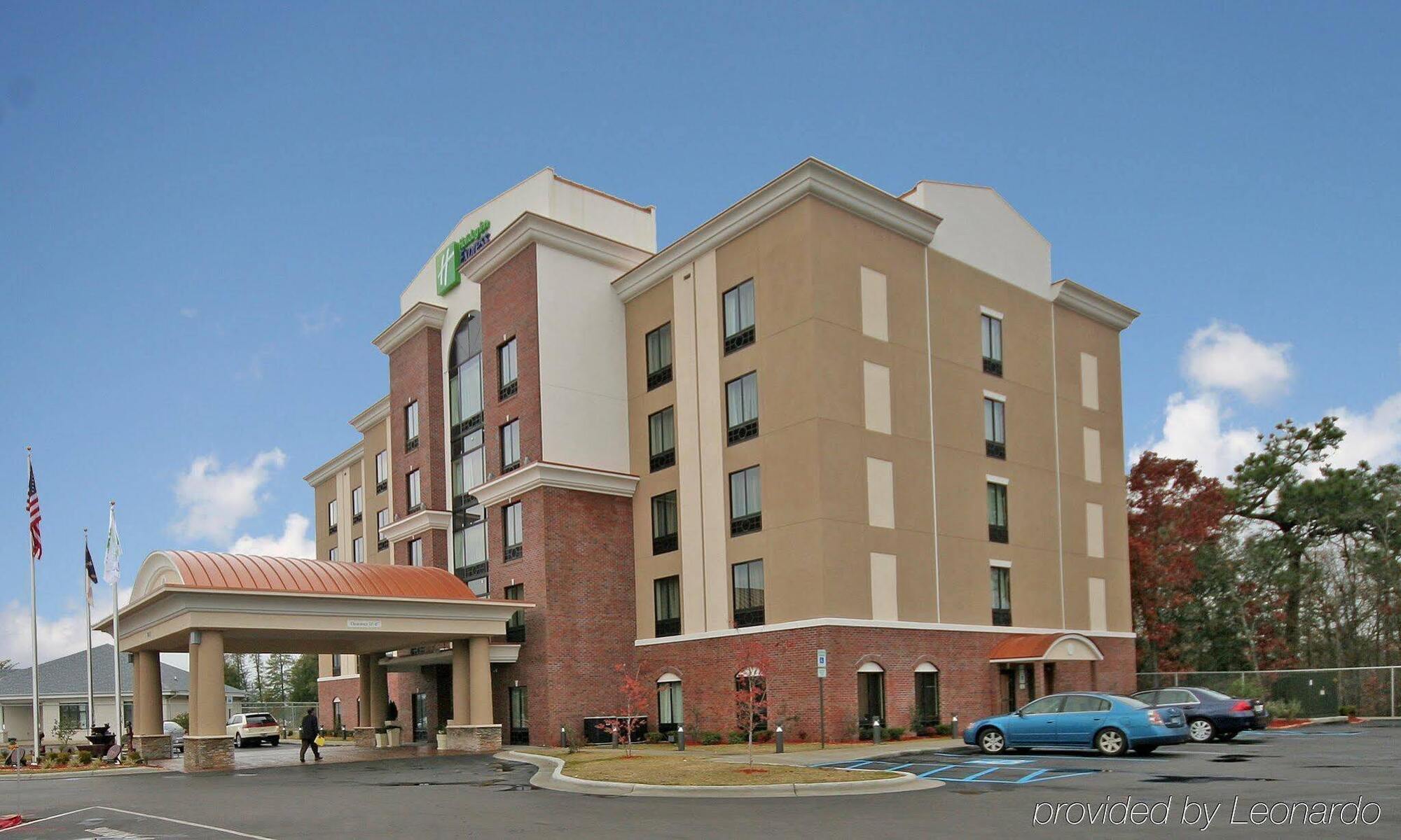 Holiday Inn Express Hotel & Suites Hope Mills-Fayetteville Airport By Ihg Exterior photo